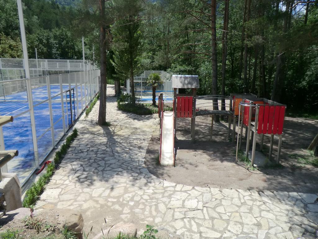Camping L'Espelt لا بوبلا دي لايليت المظهر الخارجي الصورة