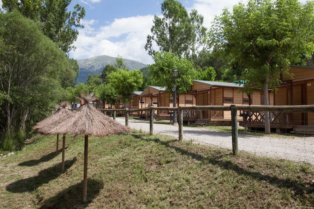 Camping L'Espelt لا بوبلا دي لايليت الغرفة الصورة